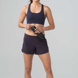 lululemon Tracker 4” Short Women Boysenberry